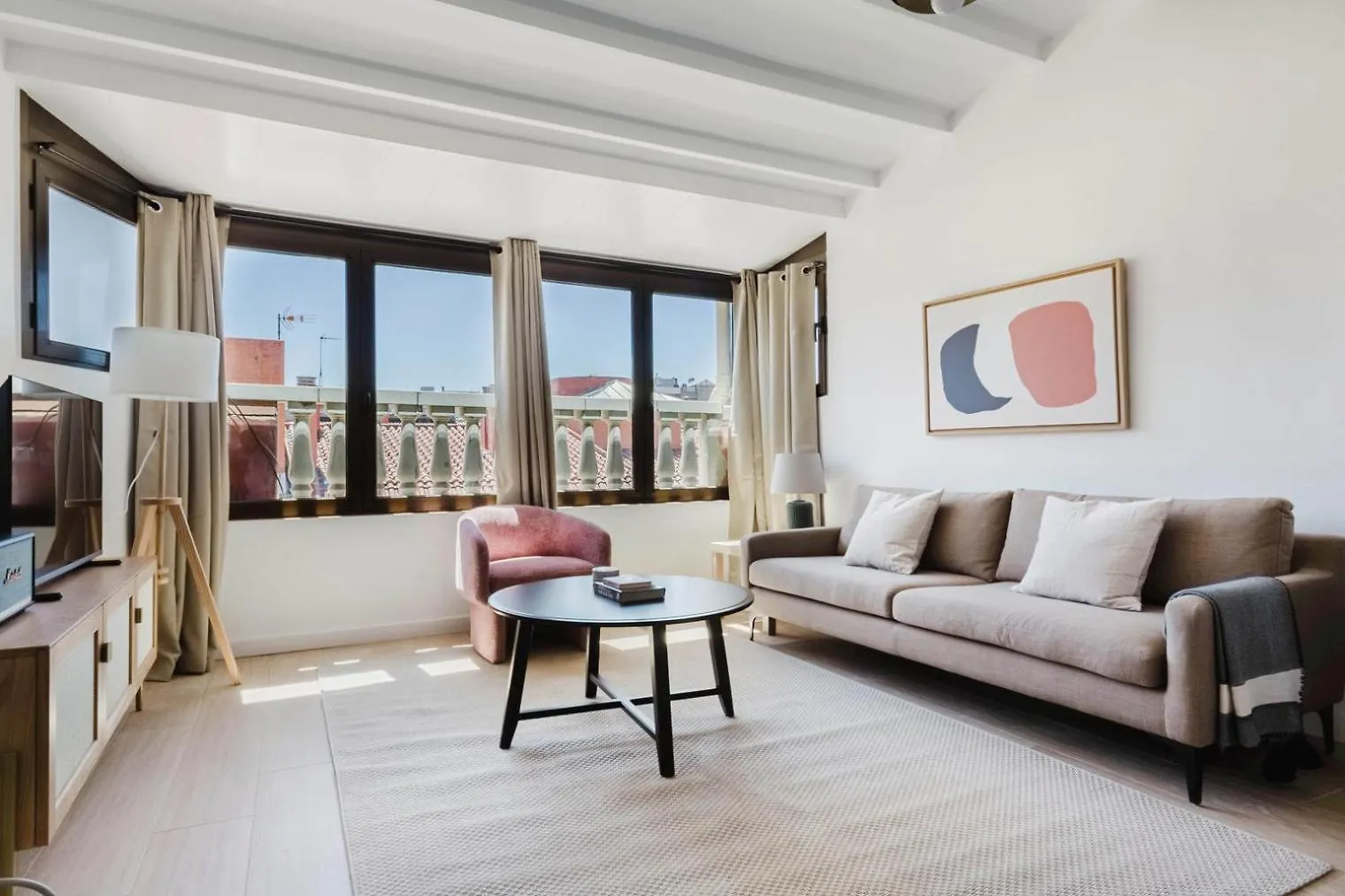 Blueground Galvany Furnished Penthouse Bcn-135 Barcelona